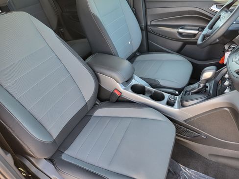 Used 2016 Ford Escape SE FWD image 10