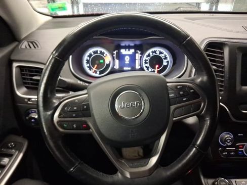 Used 2019 Jeep Cherokee Latitude Plus w/ Comfort/Convenience Group AWD/4WD image 12