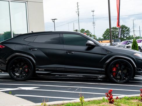 Used 2024 Lamborghini Urus Performante AWD/4WD image 12