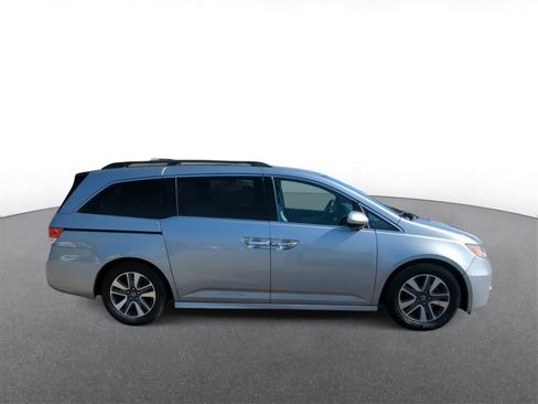 Used 2016 Honda Odyssey Touring Elite image 9