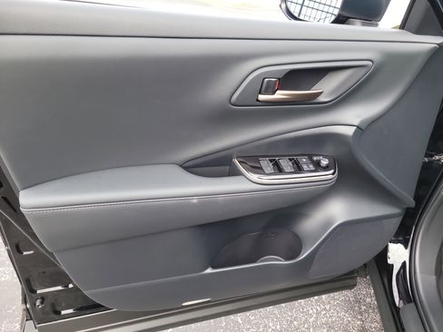 Used 2025 Toyota Crown XLE image 15