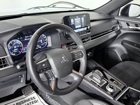 Used 2023 Mitsubishi Outlander ES AWD/4WD image 11