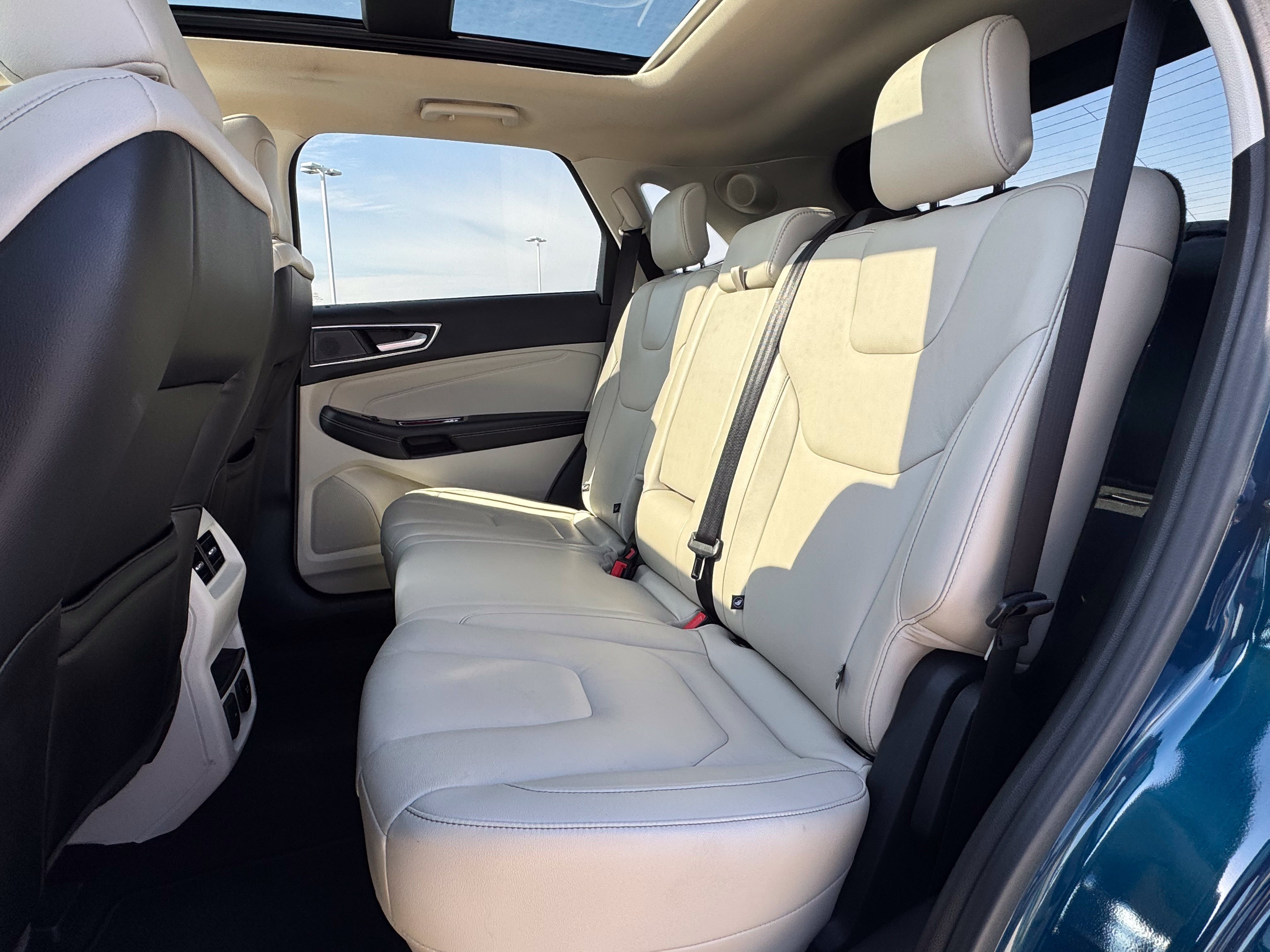 Used 2020 Ford Edge Titanium FWD image 13