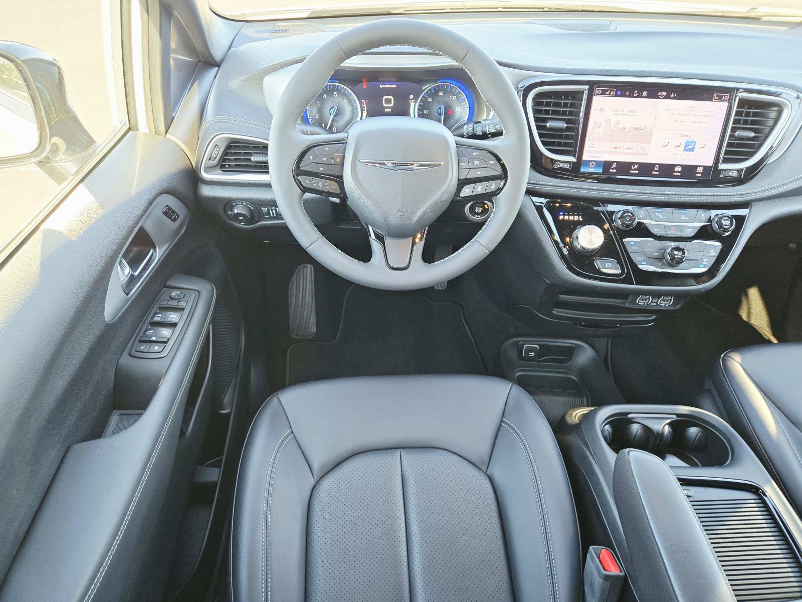 Used 2024 Chrysler Pacifica Touring-L w/ S Appearance Package FWD image 11