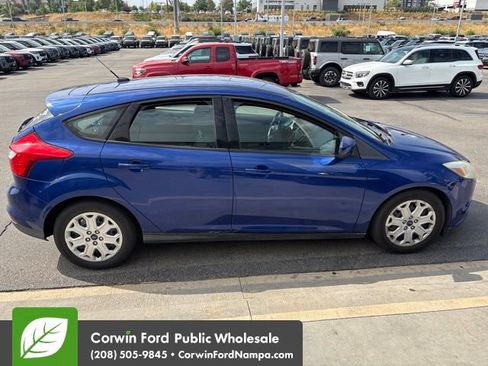 Used 2012 Ford Focus SE FWD image 3