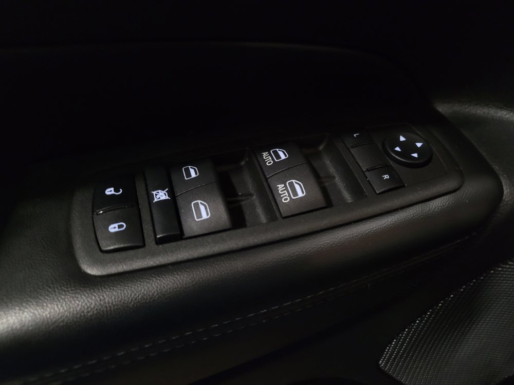 Used 2021 Jeep Grand Cherokee Limited AWD/4WD image 27