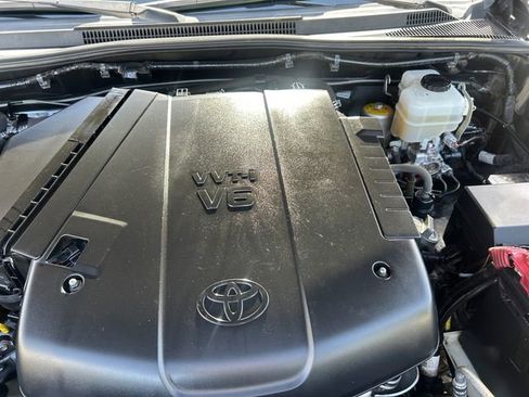 Used 2015 Toyota Tacoma 4x4 Double Cab w/ TRD Off-Road Package image 19