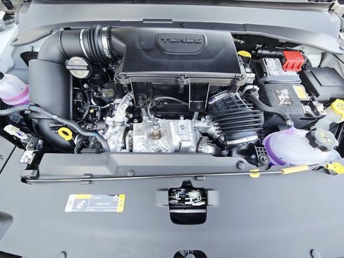 New 2026 Jeep Compass Latitude image 9