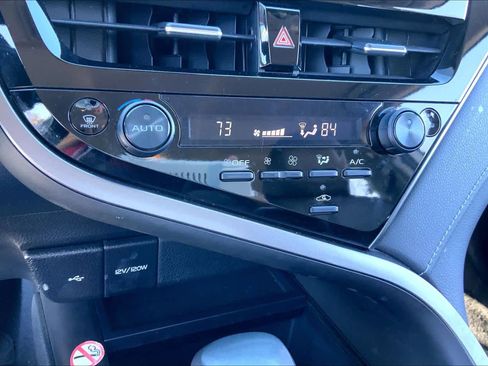 Used 2024 Toyota Camry SE image 31