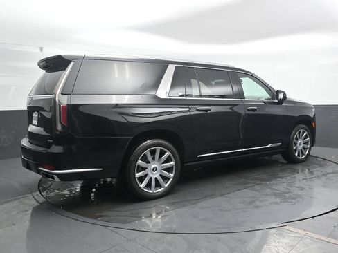 Used 2024 Cadillac Escalade ESV Premium Luxury Platinum AWD/4WD image 2