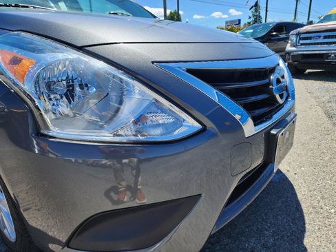 Used 2018 Nissan Versa SV FWD image 31