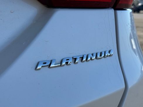Used 2017 Ford Fusion Energi Platinum FWD image 5