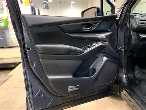 Used 2023 Subaru Ascent Premium w/ Convenience Package image 21