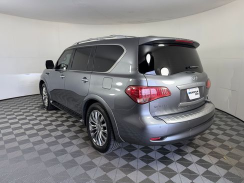 Used 2017 INFINITI QX80 2WD w/ Deluxe Technology Package image 3