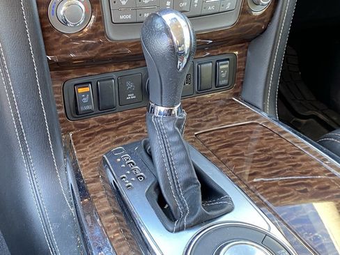 Used 2018 Nissan Armada SL w/ Premium Package image 17