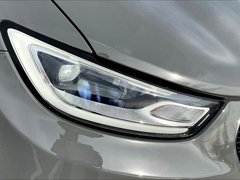 Used 2022 Chrysler Pacifica Limited image 36