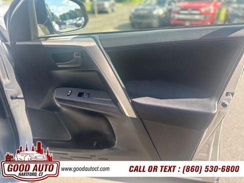Used 2015 Toyota RAV4 LE image 15
