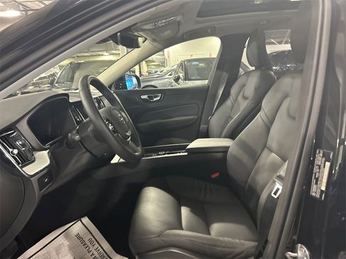 Certified 2025 Volvo XC60 B5 Plus image 10