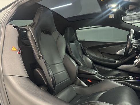 Used 2022 McLaren GT RWD image 13