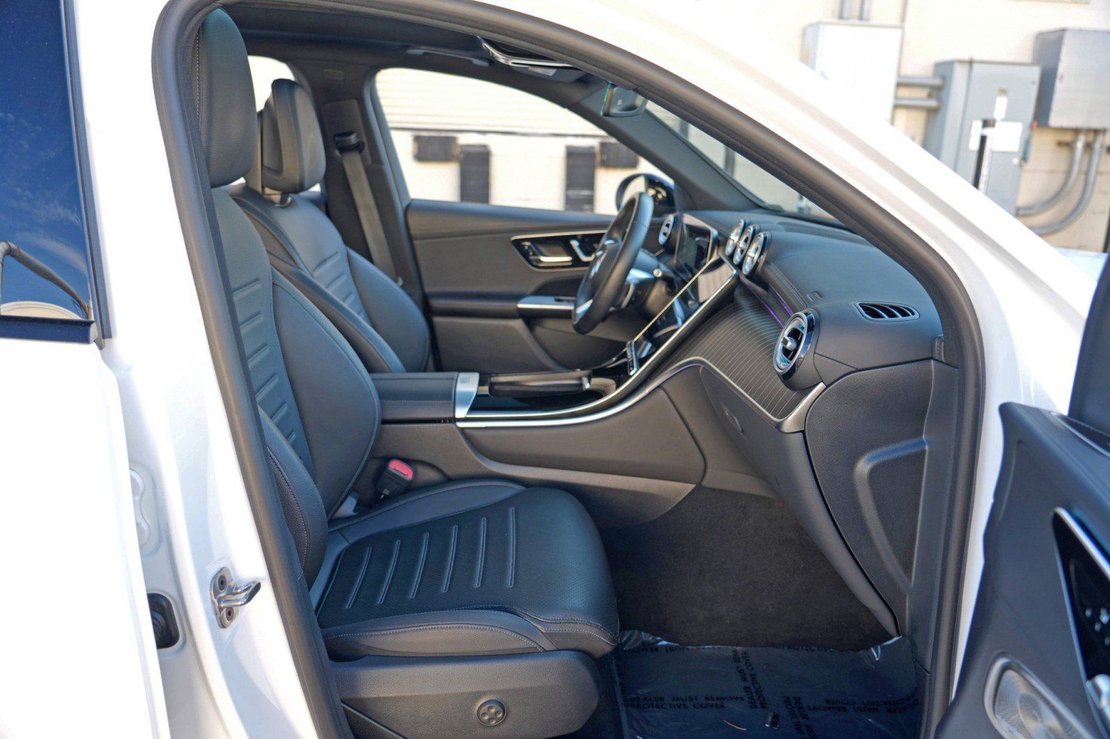 Used 2025 Mercedes-Benz GLC 350e 4MATIC w/ AMG Line image 16