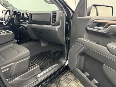 Used 2024 Chevrolet Silverado 1500 LT AWD/4WD image 30