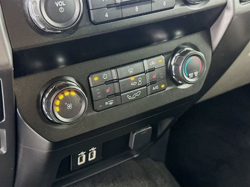Used 2020 Ford F150 XLT w/ Equipment Group 302A Luxury AWD/4WD image 16
