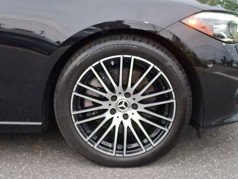 Used 2023 Mercedes-Benz C 300 4MATIC Sedan w/ Exclusive Trim Package image 8