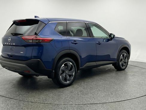 Used 2025 Nissan Rogue SV image 9