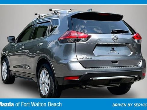 Used 2018 Nissan Rogue SV FWD image 4