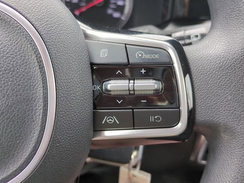 Used 2023 Kia Sorento LX FWD image 22