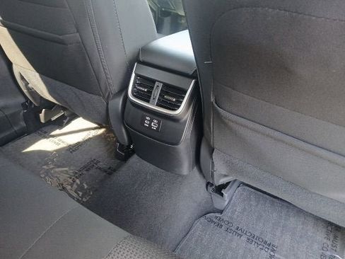 Used 2025 Subaru Outback Premium AWD/4WD image 17