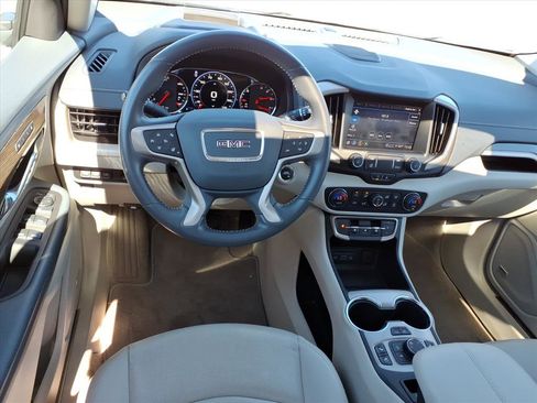 Used 2022 GMC Terrain Denali w/ Denali Premium Package image 6