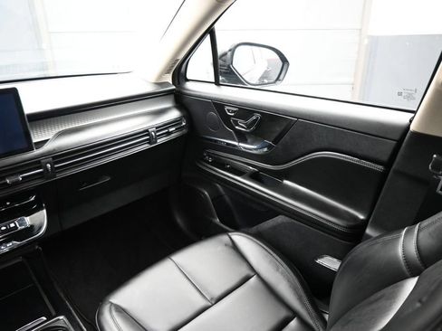 Used 2023 Lincoln Corsair FWD image 13