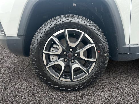 New 2026 Jeep Compass Trailhawk w/ Sun, Sound & Navigation Group image 10