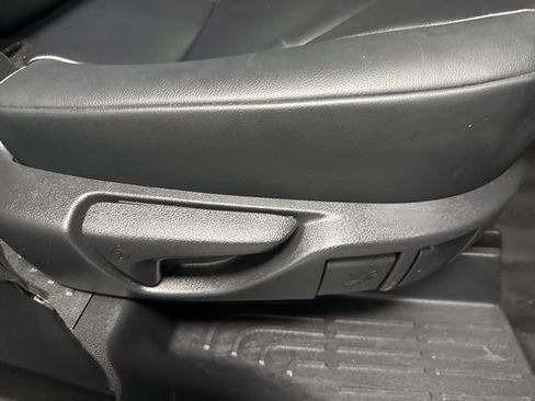 Used 2023 Toyota Highlander XLE w/ Protection Package #3 (TMS) image 12