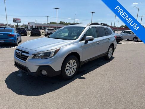 Used 2018 Subaru Outback 2.5i Premium AWD/4WD image 4