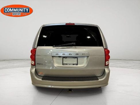 Used 2016 Dodge Grand Caravan SE FWD image 5