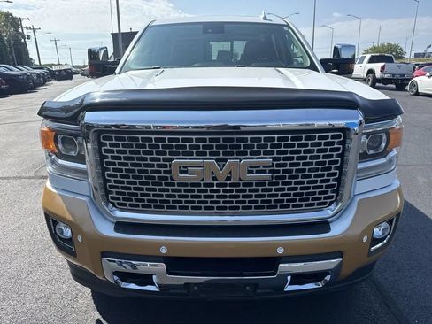 Used 2015 GMC Sierra 2500 Denali w/ Duramax Plus Package AWD/4WD image 6