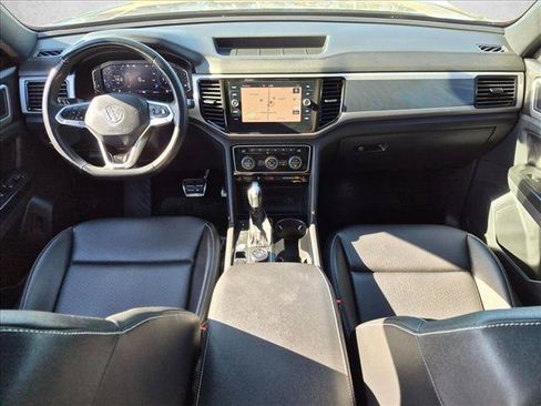 Used 2020 Volkswagen Atlas Cross Sport SEL R-Line AWD/4WD image 25