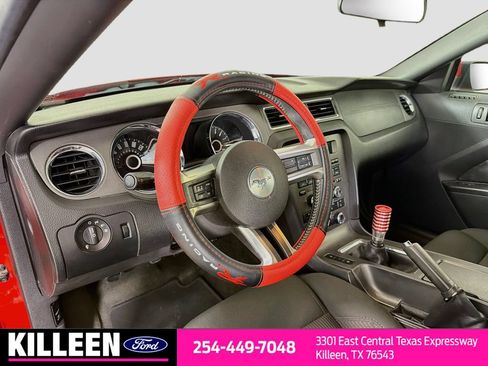 Used 2014 Ford Mustang GT RWD image 9