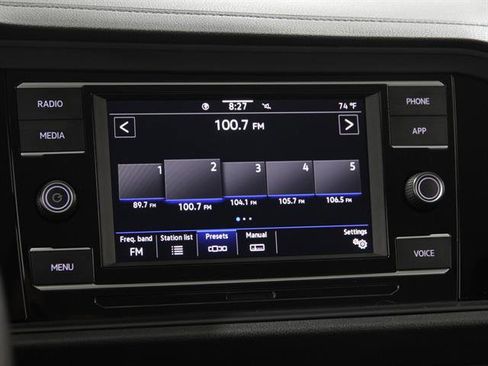 Certified 2023 Volkswagen Jetta SE image 10