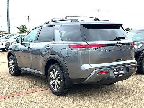New 2026 Nissan Pathfinder SL FWD image 6
