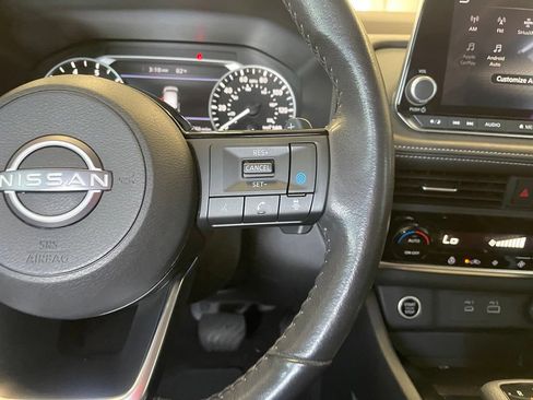Used 2023 Nissan Rogue SV w/ SV Premium B Package FWD image 15