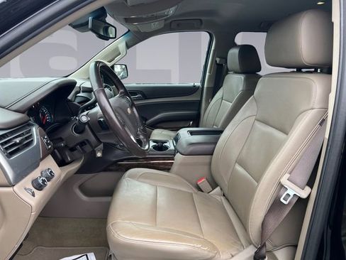 Used 2018 Chevrolet Suburban LT image 10