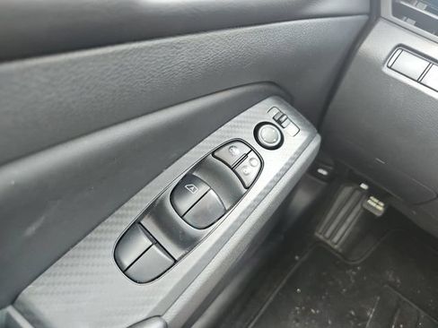Used 2025 Nissan Altima 2.5 SV FWD image 32