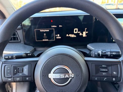 Certified 2025 Nissan Kicks SV FWD image 27