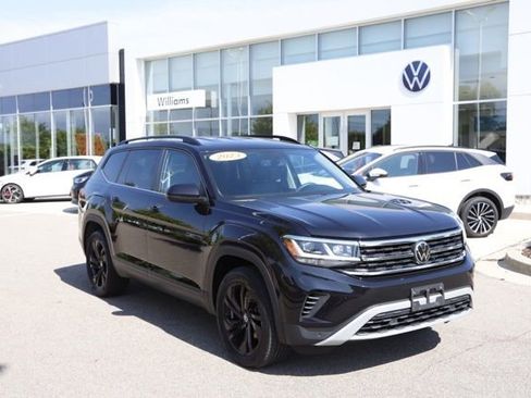 Used 2023 Volkswagen Atlas SE w/ Black Wheel Package AWD/4WD image 1