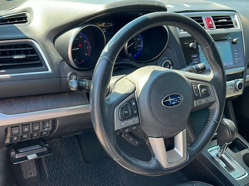 Used 2017 Subaru Outback 2.5i Limited AWD/4WD image 10