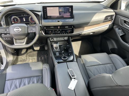 Used 2026 Nissan Rogue Platinum w/ Platinum Premium Package AWD/4WD image 16