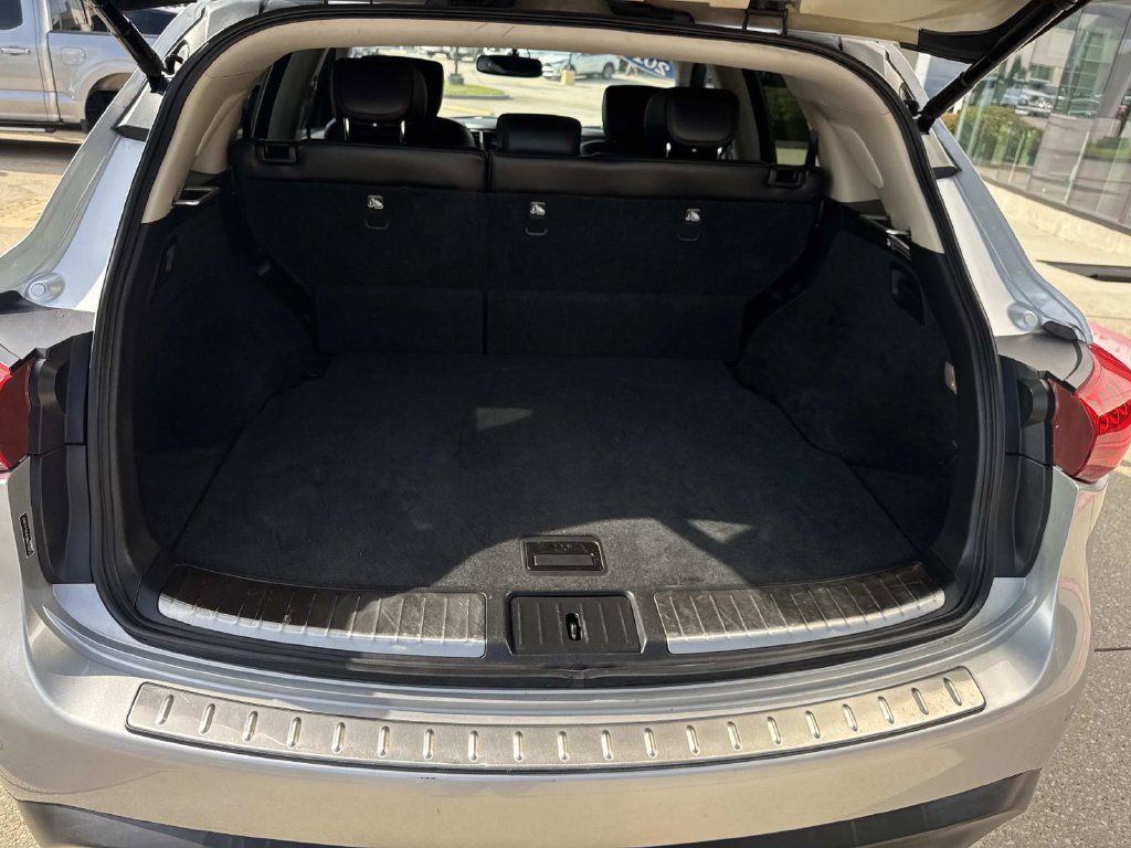 Used 2016 INFINITI QX70 2WD w/ Premium Package image 8